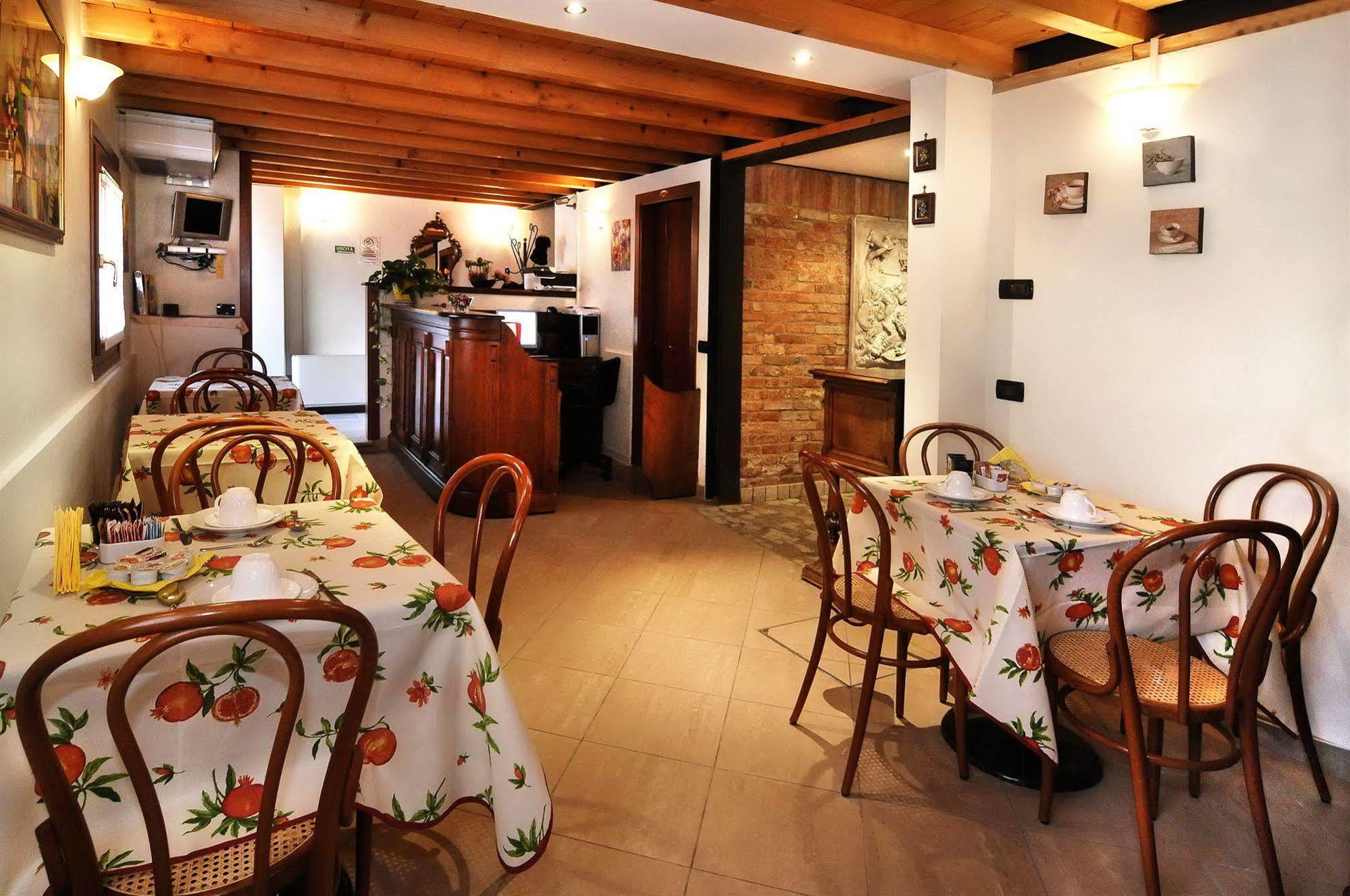 Ca' Fontanea Acomodação com café da manhã Veneza Exterior foto